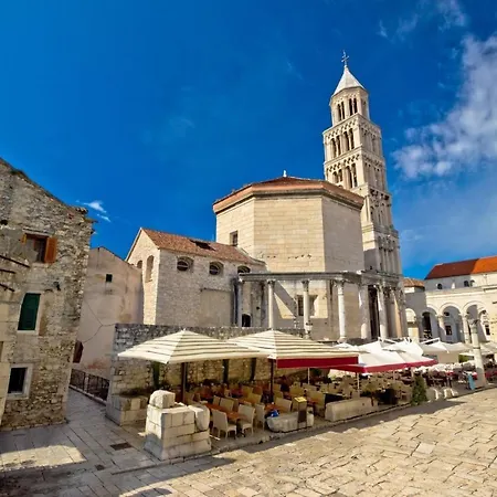 With Terrace And Sea View In Heart Of Lägenhet Split