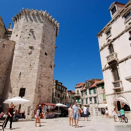 With Terrace And Sea View In Heart Of Lägenhet Split
