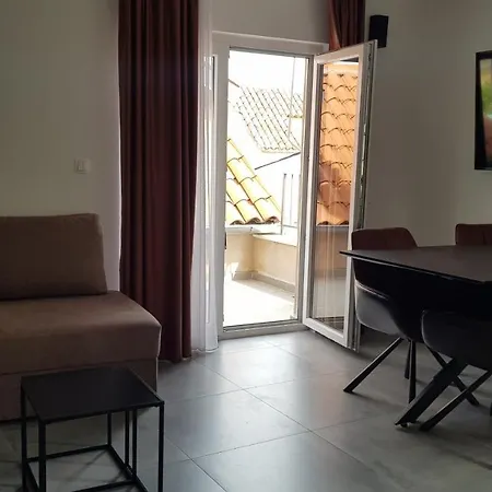 Apartment With Terrace And Sea View In Heart Of *